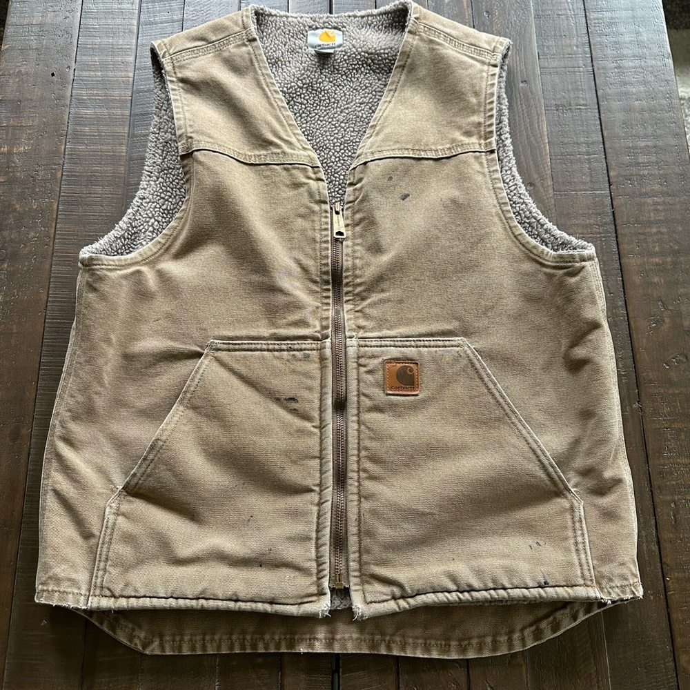 Distressed Carhartt Vest Size M